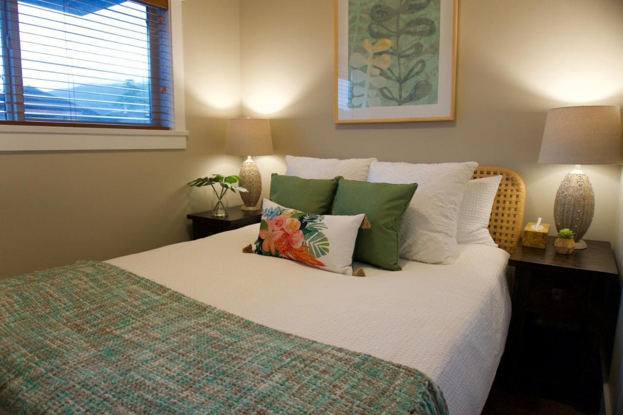 Port Renfrew Vacation Rentals Bagian luar foto
