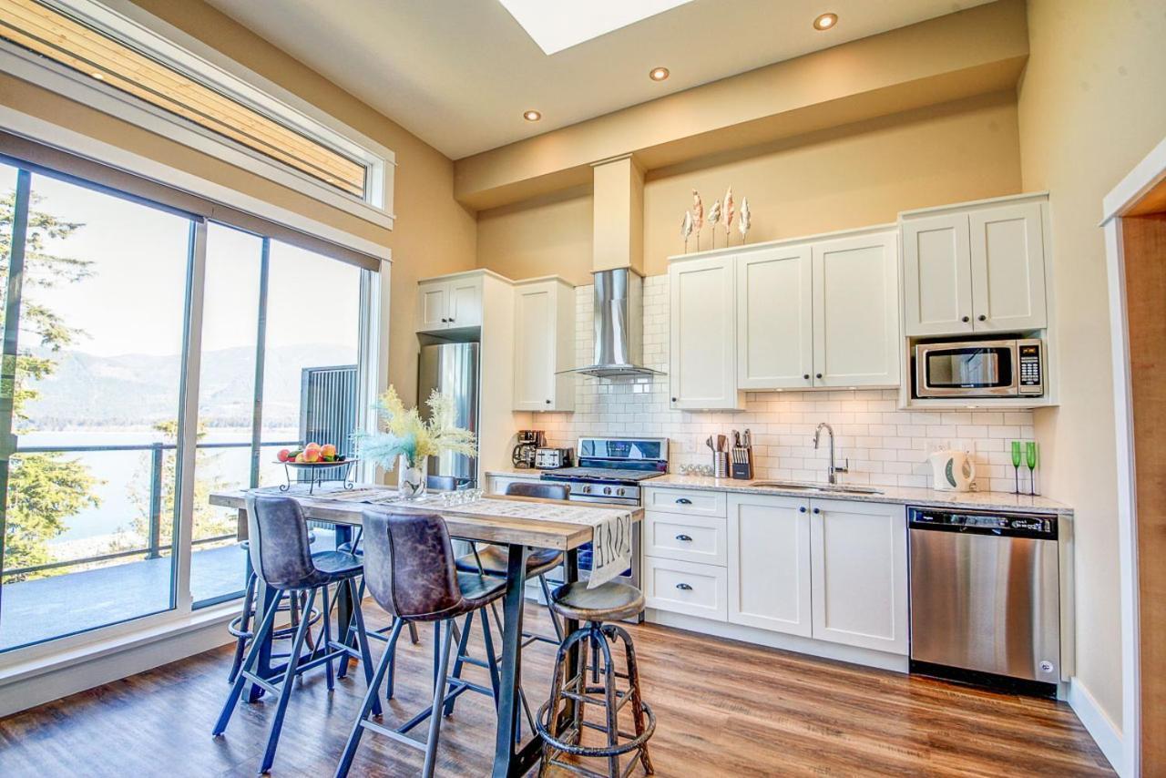 Port Renfrew Vacation Rentals Ruang foto