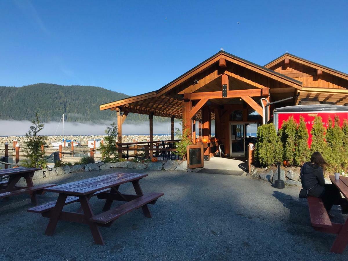 Port Renfrew Vacation Rentals Bagian luar foto